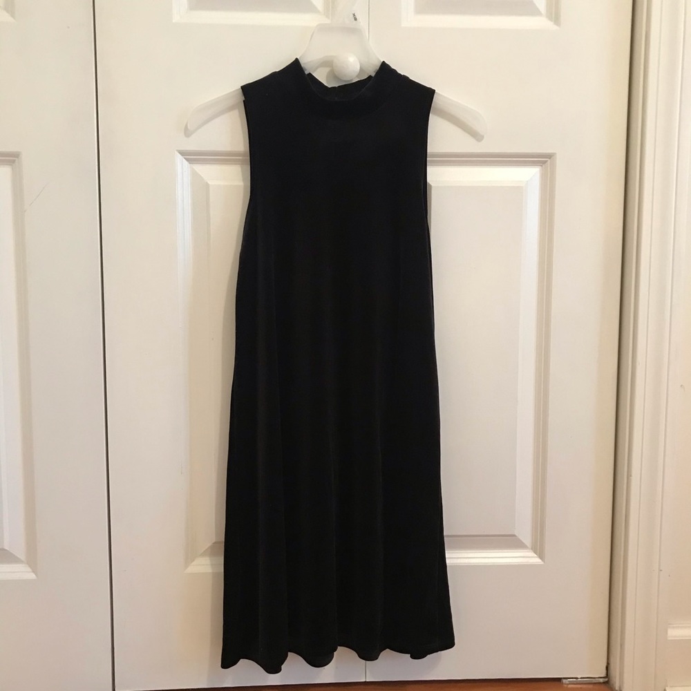 elegant velvet black dress!